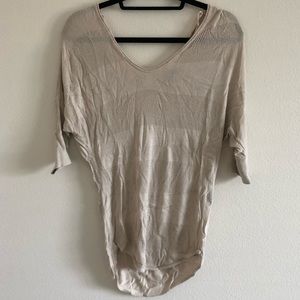 Express hi low cream 3/4 sleeve sweater